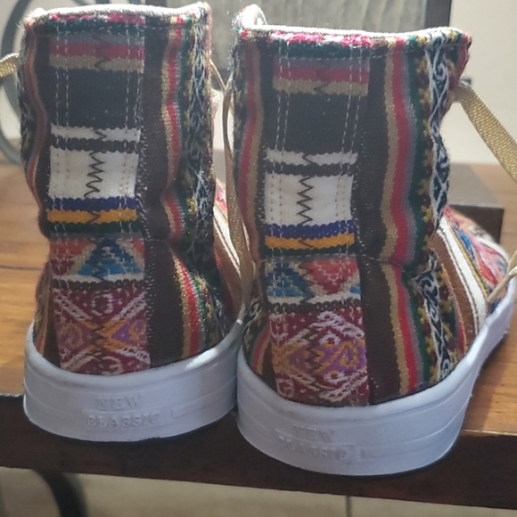 Crazy Andean Shoes Sz 8 Multi-color - Picture 4 of 8